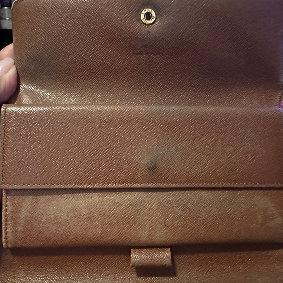Louis Vuitton Brown Long Wallet – Pre-Loved, Needs Interior Care - Picture 10 of 15